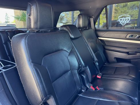 Used 2016 Ford Explorer XLT w/ Equipment Group 202A AWD/4WD image 21