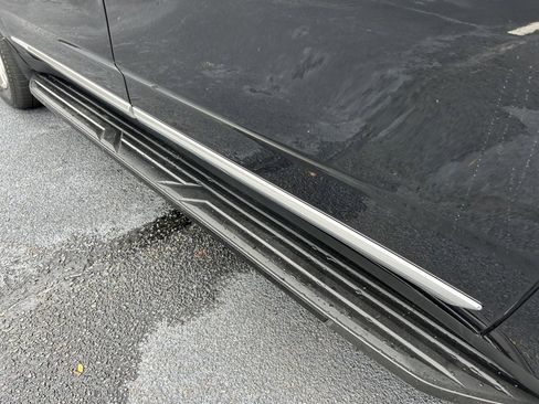 Used 2022 GMC Yukon XL Denali image 24