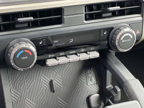 Used 2026 Toyota Tacoma SR5 AWD/4WD image 31