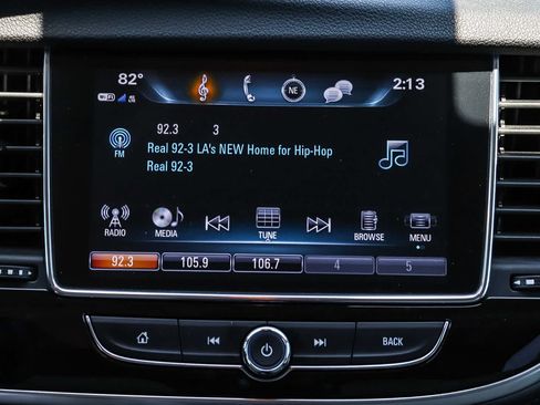 Used 2021 Buick Encore Preferred AWD/4WD image 18