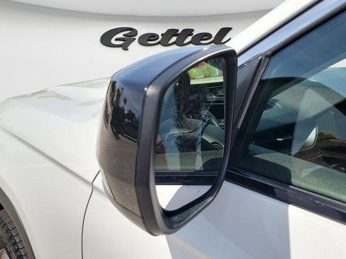 Used 2023 Jeep Grand Cherokee Laredo w/ Luxury Tech Group I RWD image 23
