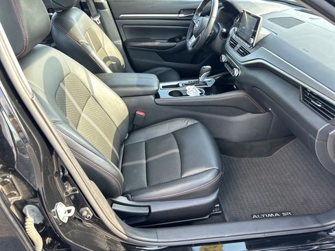 Used 2024 Nissan Altima 2.5 SR image 14