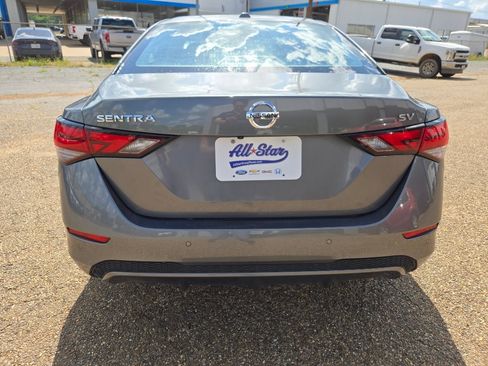Used 2021 Nissan Sentra SV image 4