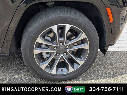 Used 2023 Jeep Grand Cherokee L Overland AWD/4WD image 10