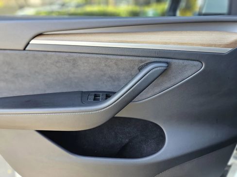 Used 2023 Tesla Model Y AWD image 26