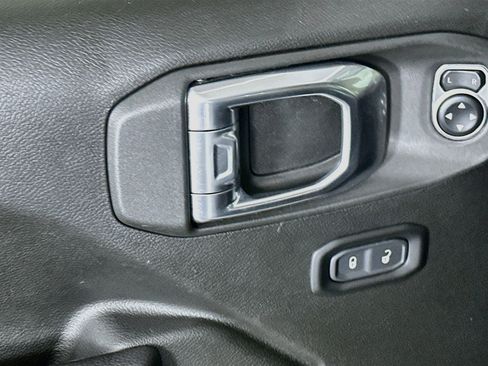 Used 2024 Jeep Wrangler Unlimited w/ Dual Top Group AWD/4WD image 15