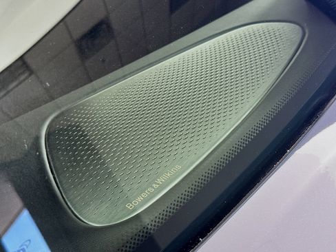 Used 2025 McLaren Artura RWD image 17