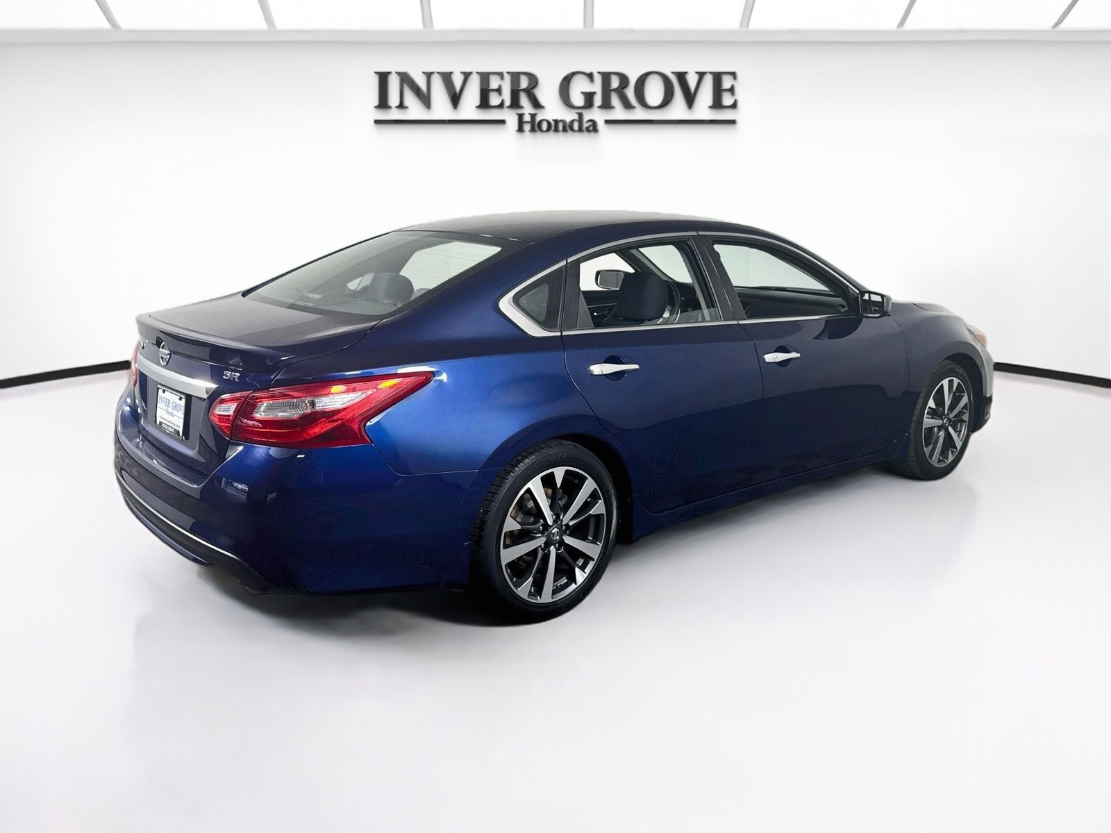Used 2016 Nissan Altima 2.5 SR FWD image 4