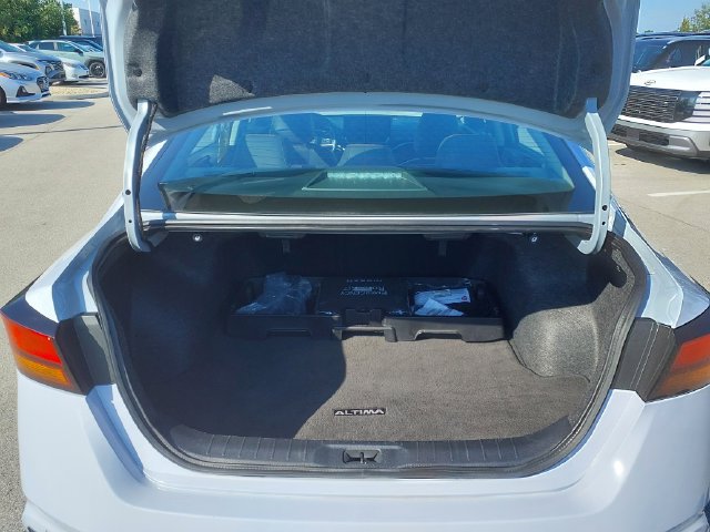 Used 2025 Nissan Altima 2.5 SR w/ SR Premium Package AWD/4WD image 12