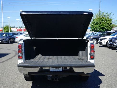 Used 2006 Chevrolet Silverado 1500 LT w/ Light Duty Power Package image 7