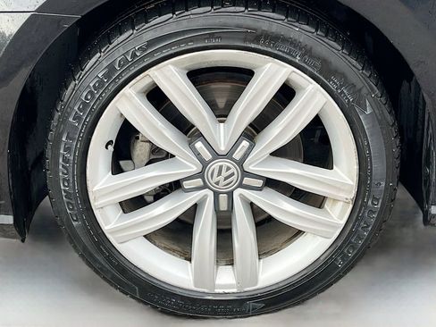 Used 2017 Volkswagen Passat 1.8T SE FWD image 31