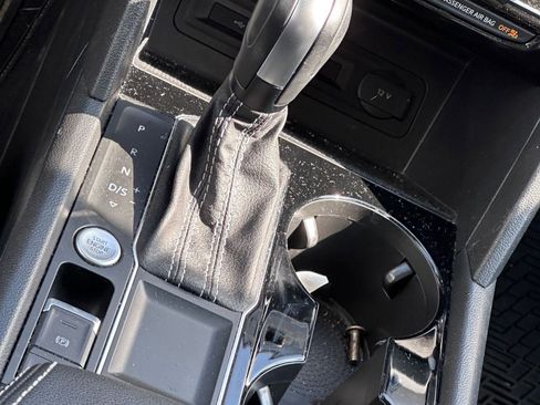 Used 2022 Volkswagen Atlas SE w/ Panoramic Sunroof Package image 17