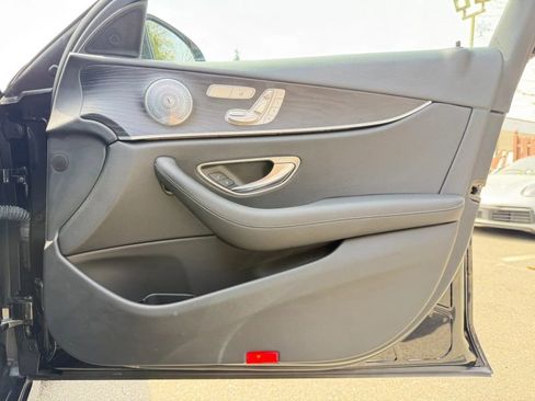 Used 2018 Mercedes-Benz E 300 4MATIC image 28