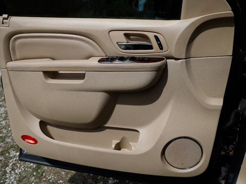 Used 2012 Cadillac Escalade Luxury image 36