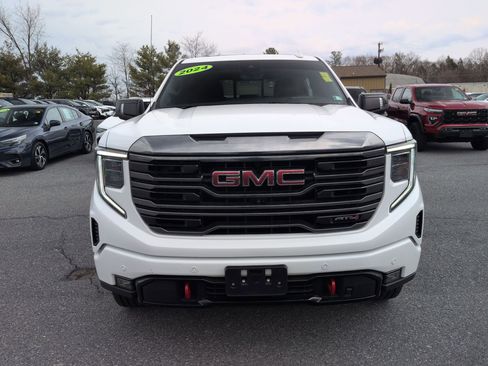 Used 2024 GMC Sierra 1500 AT4 w/ Technology Package image 2