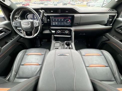 Used 2025 GMC Sierra 2500 AT4 image 20