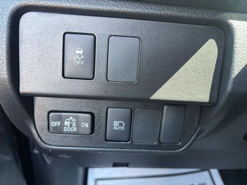 Used 2023 Toyota Tacoma SR AWD/4WD image 16