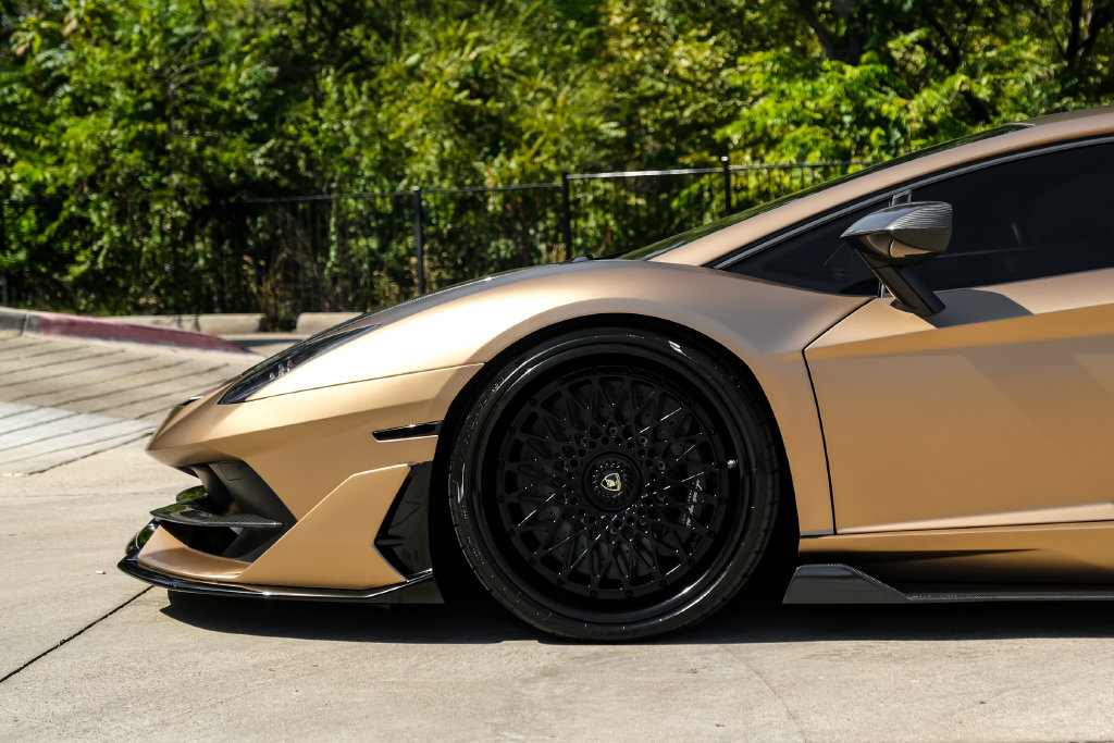 Used 2020 Lamborghini Aventador SVJ AWD/4WD image 13