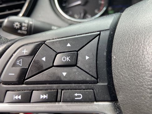 Used 2019 Nissan Rogue SV image 13