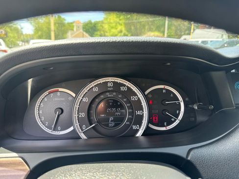 Used 2017 Honda Accord EX image 28