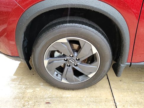 Certified 2025 Nissan Rogue SV w/ SV Premium Package FWD image 5