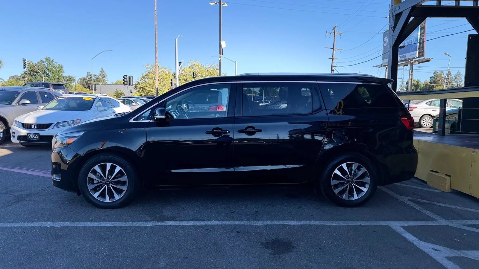 Used 2015 Kia Sedona SX FWD image 4