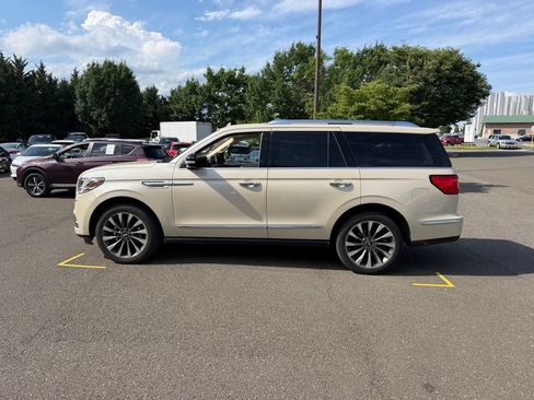 Used 2018 Lincoln Navigator Select w/ Technology Package AWD/4WD image 8