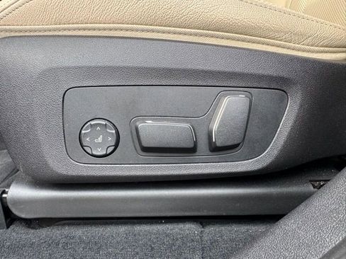 Certified 2025 BMW X4 xDrive30i image 15