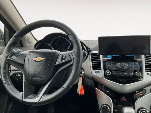 Used 2016 Chevrolet Cruze LS image 12