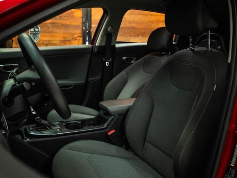 Used 2025 Kia K4 FWD image 9
