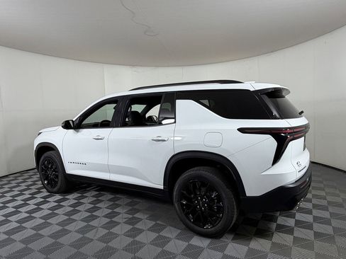 New 2026 Chevrolet Traverse LT FWD image 3