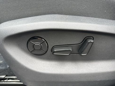 New 2026 Volkswagen Tiguan SE R-Line AWD/4WD image 13