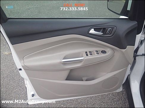 Used 2017 Ford Escape SE image 32