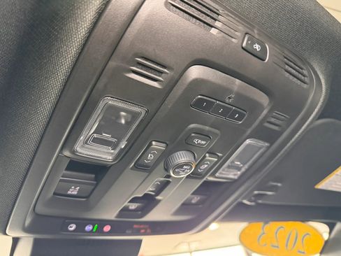 Used 2023 GMC Yukon Denali Ultimate image 48