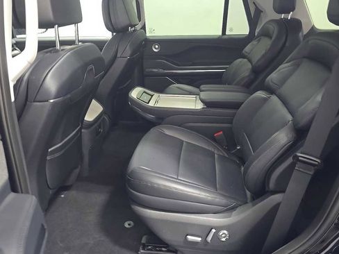 Used 2025 Lincoln Navigator Reserve AWD/4WD image 10