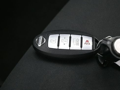 Used 2021 Nissan Versa SV FWD image 24