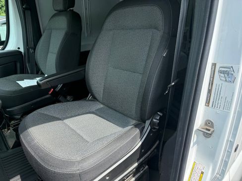 Used 2023 RAM ProMaster 2500 FWD image 4