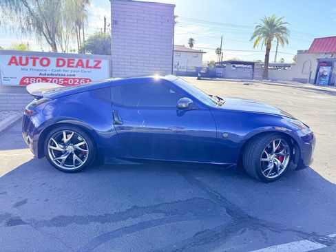 Used 2015 Nissan 370Z Coupe RWD image 6