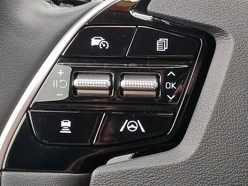 Used 2023 Kia Niro EX FWD image 21