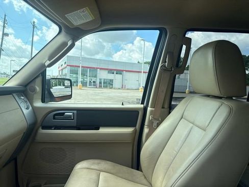 Used 2014 Ford Expedition EL XLT w/ Equipment Group 202A RWD image 24