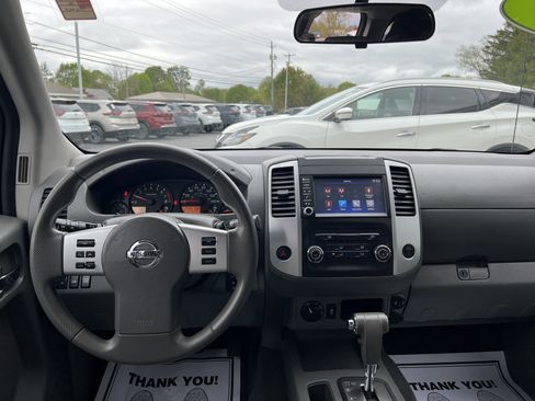 Used 2019 Nissan Frontier SV AWD/4WD image 5