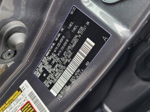 Certified 2022 Toyota Highlander LE image 28