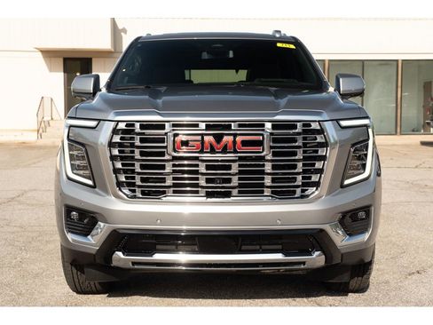 New 2026 GMC Yukon Denali image 3