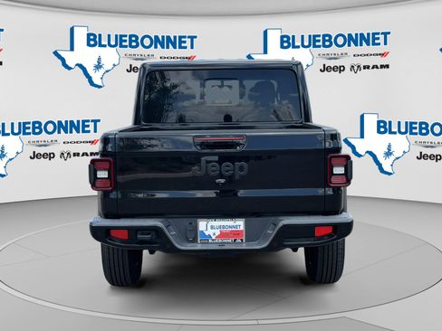 Used 2023 Jeep Gladiator Overland AWD/4WD image 6