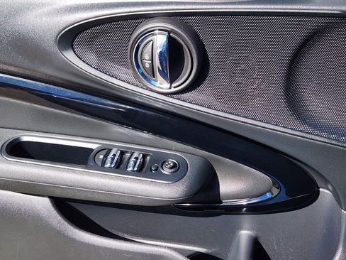 Used 2019 MINI Cooper Clubman S image 22