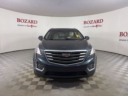 Used 2019 Cadillac XT5 Luxury image 2