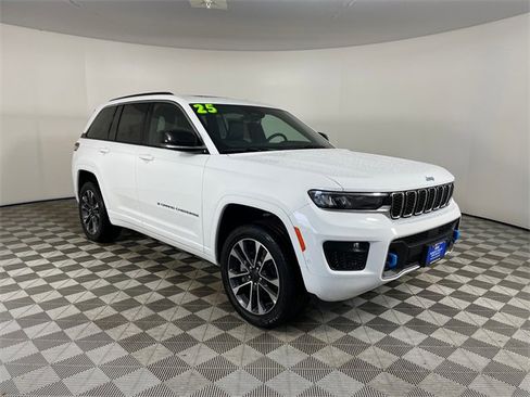 New 2025 Jeep Grand Cherokee Overland w/ Luxury Tech Group IV image 26