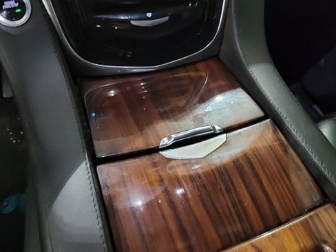 Used 2015 Cadillac Escalade Premium image 40