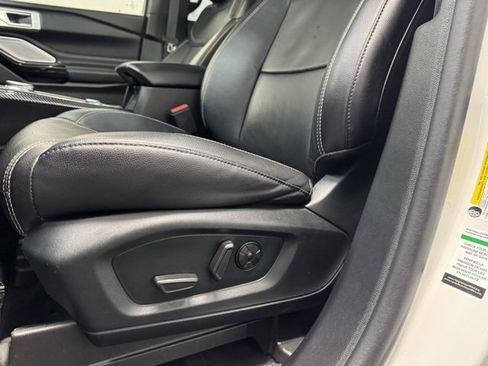 Used 2021 Ford Explorer ST w/ ST Street Pack image 15