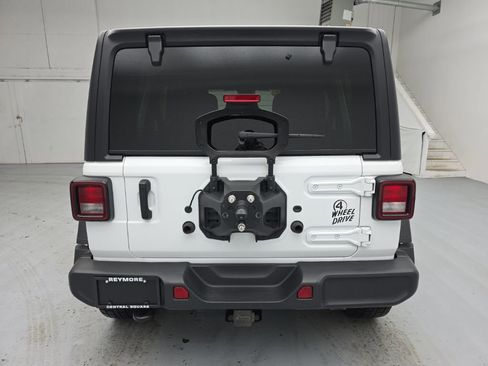 Used 2024 Jeep Wrangler Willys image 11